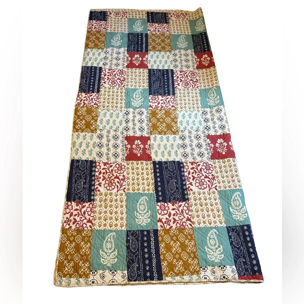 Levtex‎ Home Jasmine Full Patchwork Quilt with Matching Pillow Shams